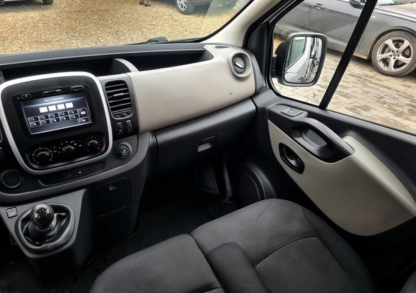 Renault Trafic cena 62999 przebieg: 235263, rok produkcji 2015 z Ogrodzieniec małe 466